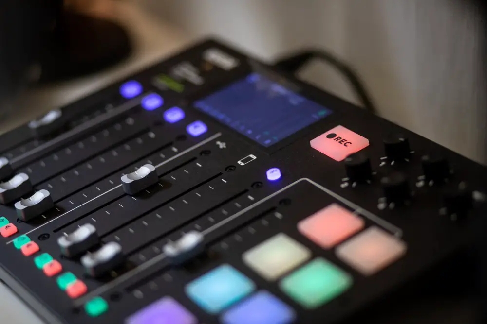 Rodecaster Pro Review